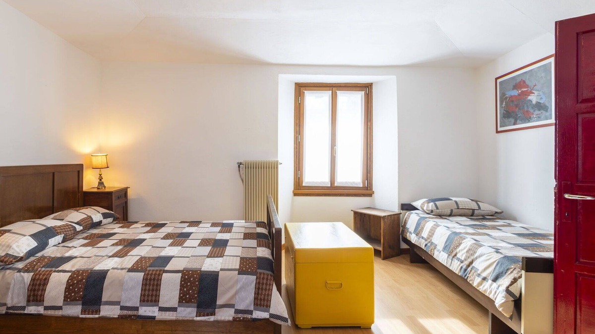 Villa di Tirano House | Stunning private villa for 7 people with A/C, WIFI, TV, patio and pets allowed
