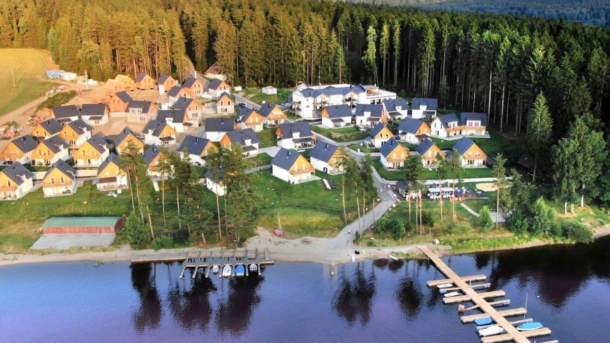 Frymburk House | Stunning private villa for 8 guests with WIFI, TV, terrace and pets allowed