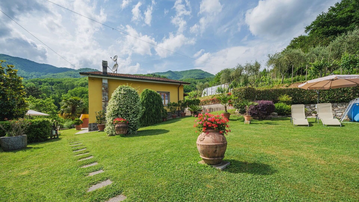Villa A Roggio House | Stunning private villa with WIFI, A/C, private pool, TV, terrace, pets allowed and panoramic view
