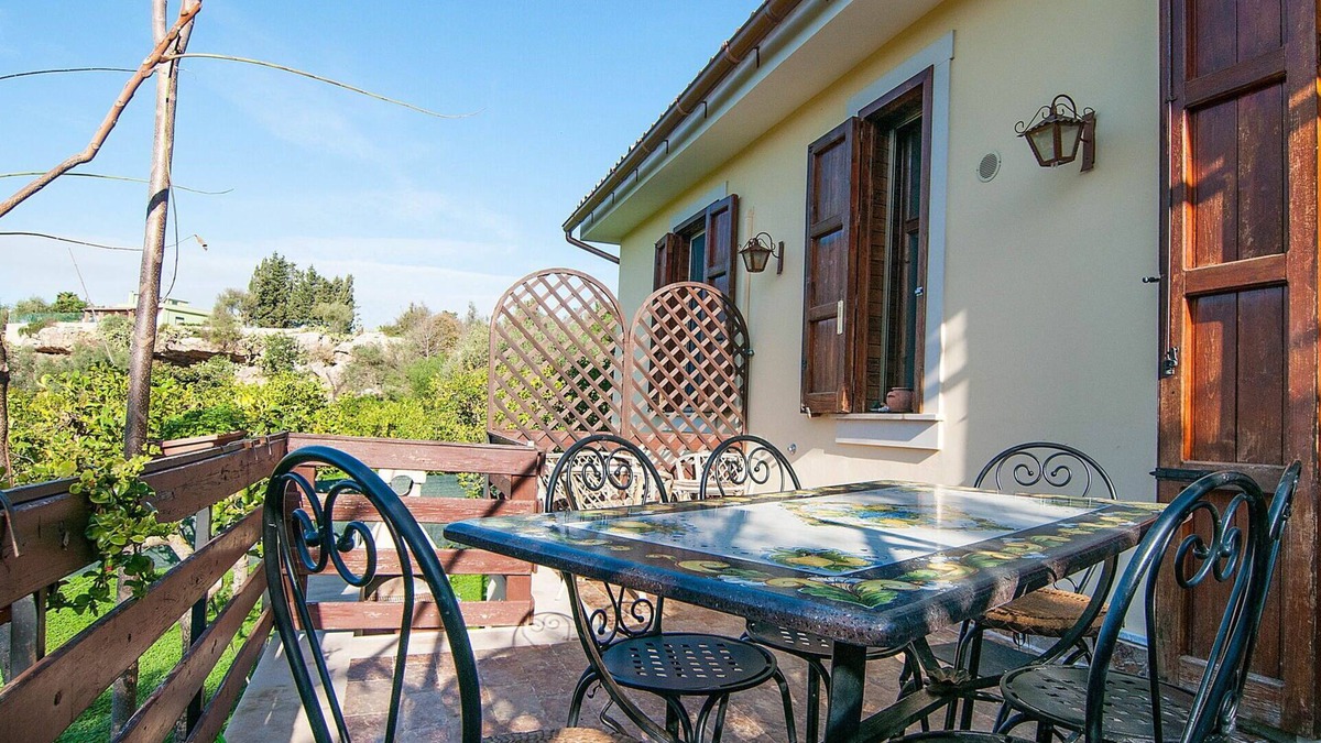 Noto Marina House | Stunning private villa for 6 guests with A/C, WIFI, TV, terrace and pets allowed