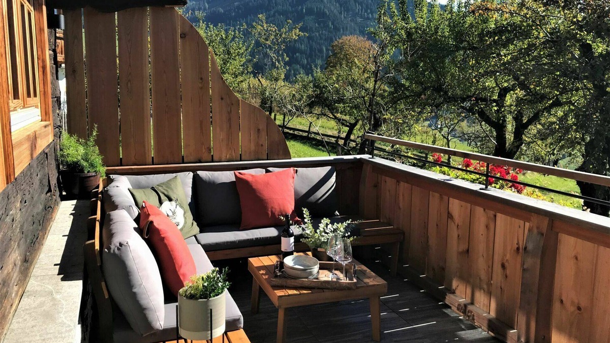 Muhlthal House | Stunning private villa for 2 guests with WIFI, TV and patio
