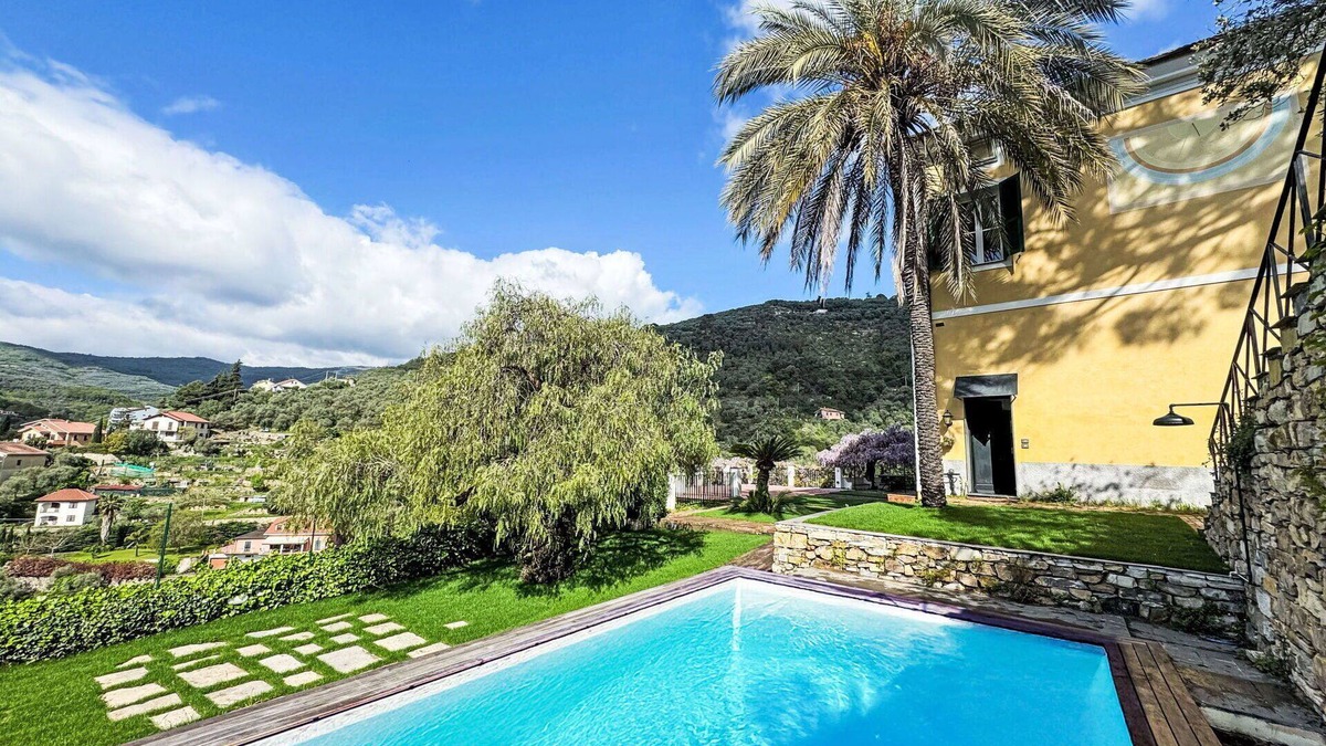 Pontedassio Villa | Stunning private villa for 8 guests with A/C, WIFI, private pool, patio and panoramic view