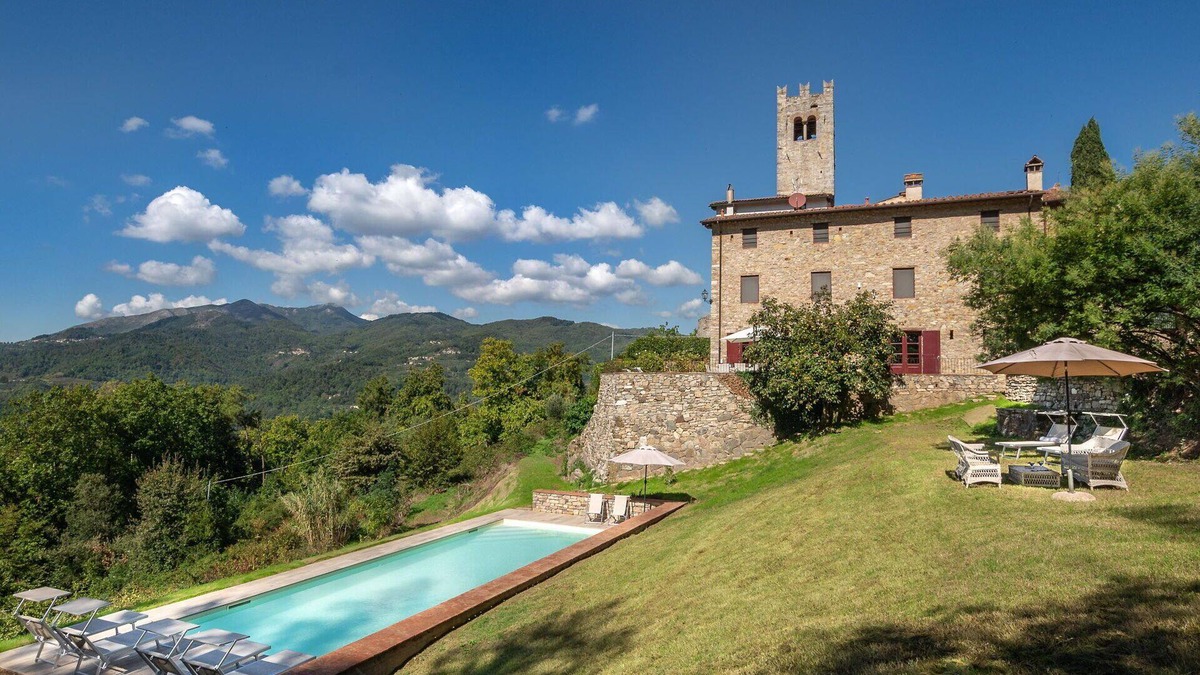 Villabuona Villa | Stunning private villa with private pool, WIFI, TV, patio and panoramic view, close to Lucca