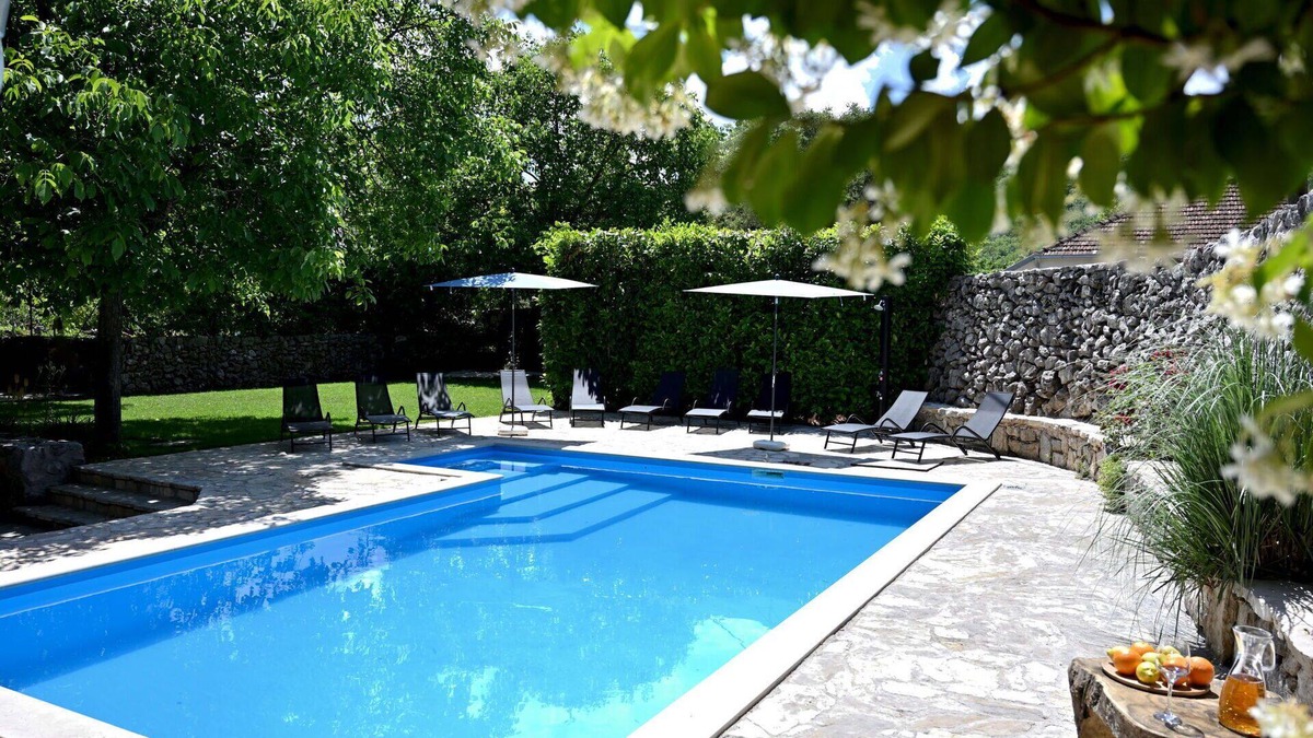 Zmijavci House | Stunning private villa with private pool, WIFI, A/C, TV, terrace, panoramic view and parking