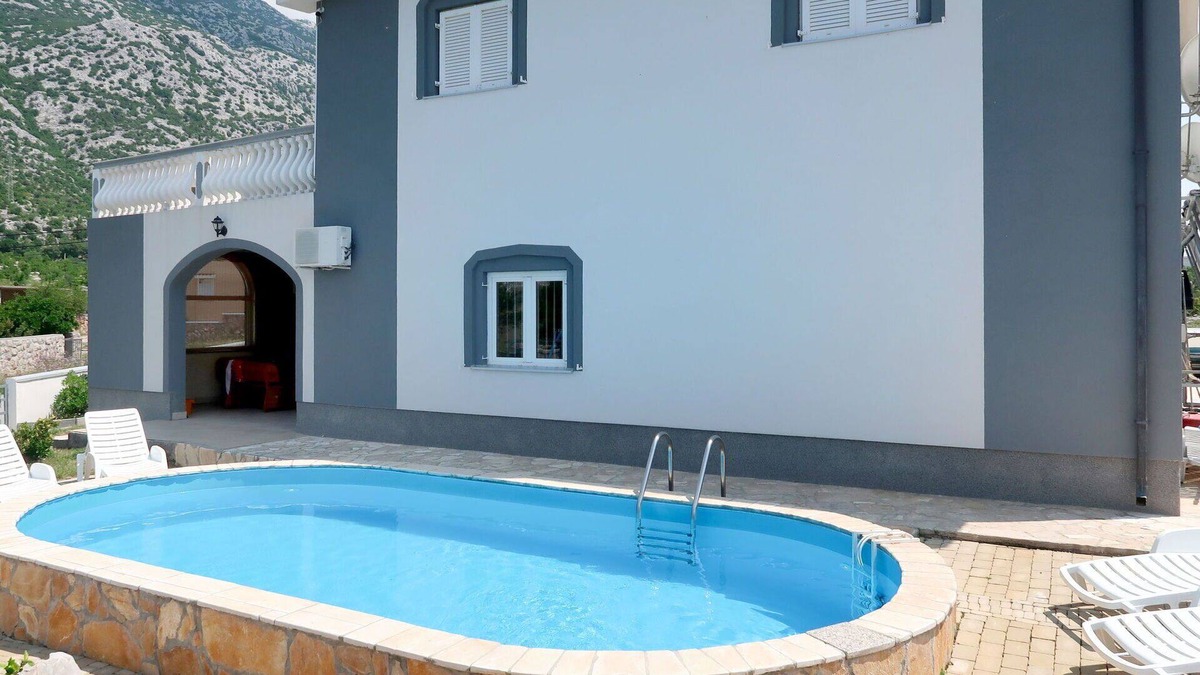 Cesarica House | Stunning private villa for 12 guests with private pool, WIFI, A/C, TV and terrace