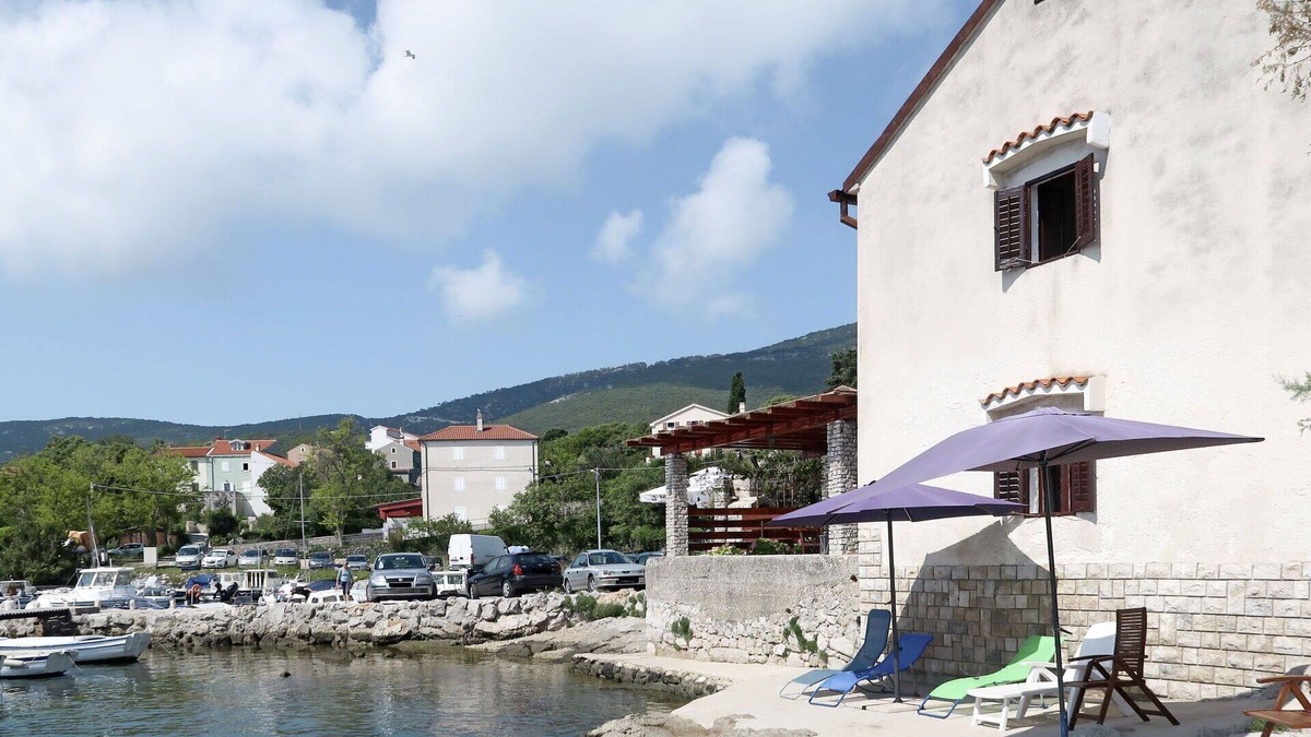 Mali Losinj House | Stunning private villa for 13 guests with A/C, WIFI, TV, terrace and pets allowed