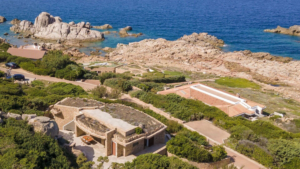 Aglientu Villa | Stunning private villa for 7 guests with A/C, WIFI, TV and terrace