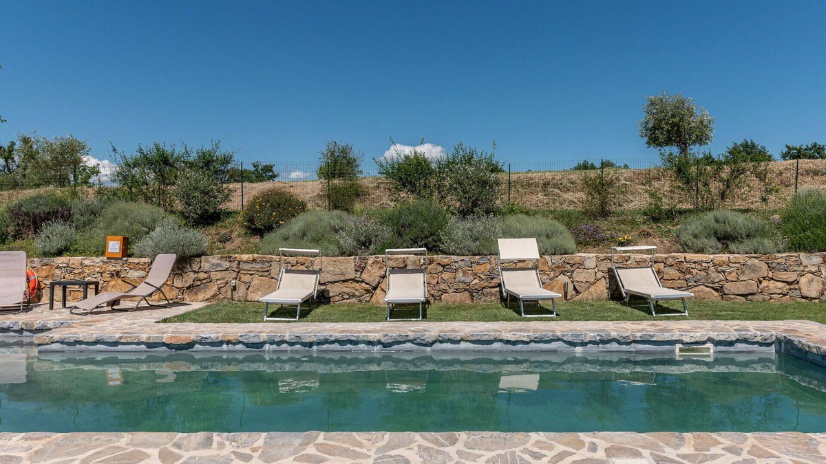 Manciano Villa | Stunning private villa with WIFI, private pool, TV, patio, pets allowed and panoramic view