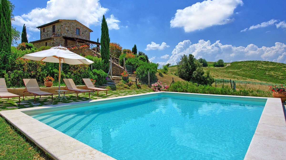 Trequanda Villa | Stunning private villa with WIFI, private pool, TV, veranda, panoramic view, close to Montepulciano
