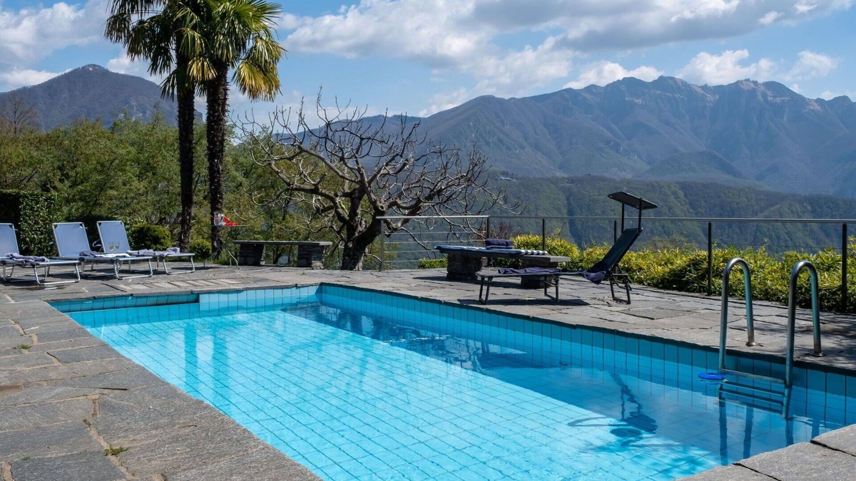 Melide House | Stunning private villa with WIFI, private pool, TV, patio, pets allowed and panoramic view