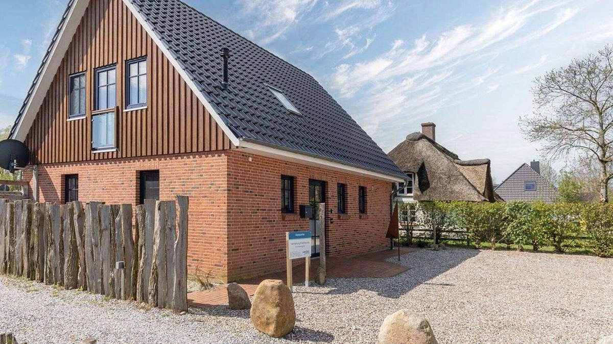 Hauert House | Stunning private villa for 6 people with WIFI, TV, terrace and parking