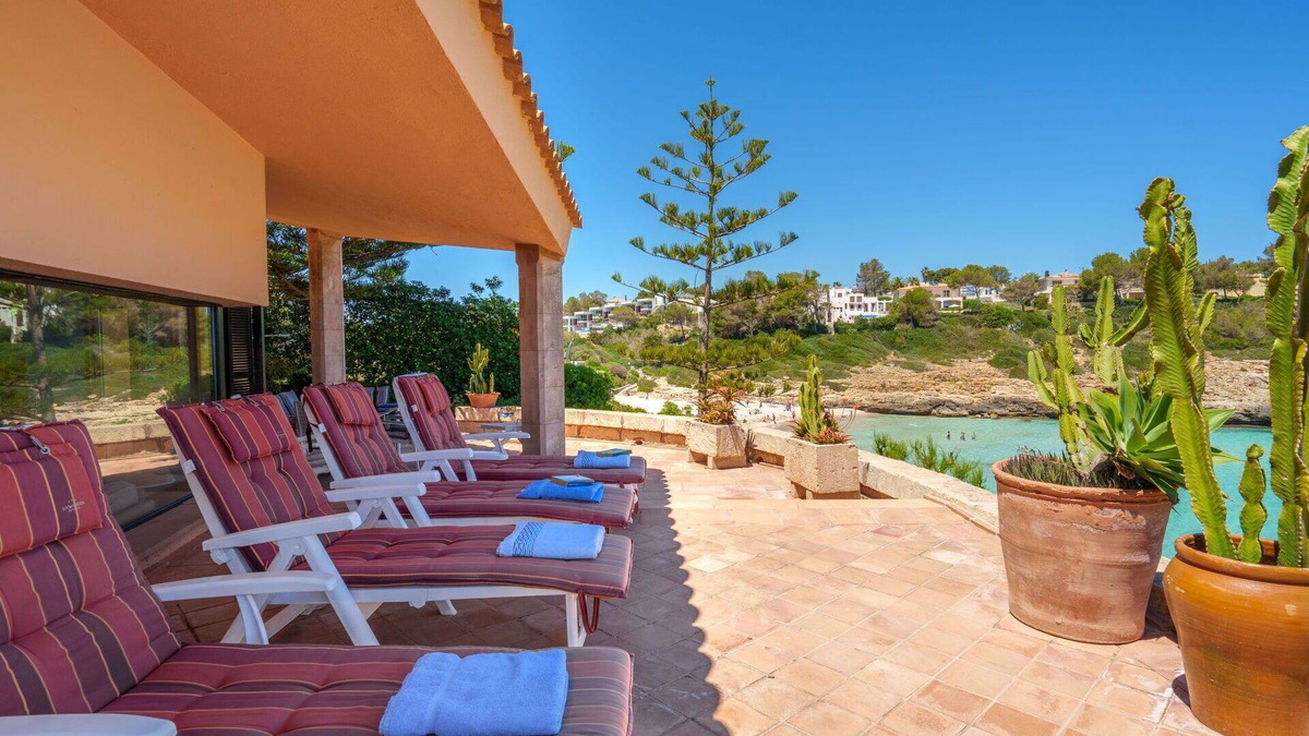 Cala Mandia House | Stunning private villa for 4 people with WIFI, TV, patio and panoramic view