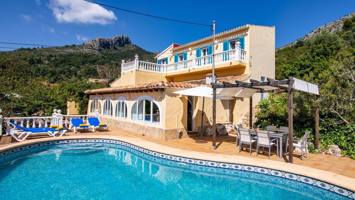 Sagra Villa | Stunning private villa for 6 guests with private pool, WIFI, A/C, TV and patio