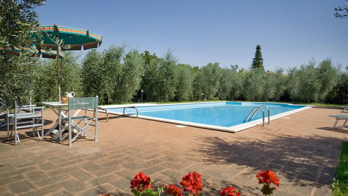 Palaia Villa | Stunning private villa for 8 people with private pool, WIFI, TV, patio and parking