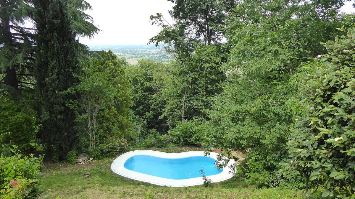 Teolo Villa | Stunning private villa for 8 guests with hot tub, A/C, WIFI, private pool and patio, close to Pa.