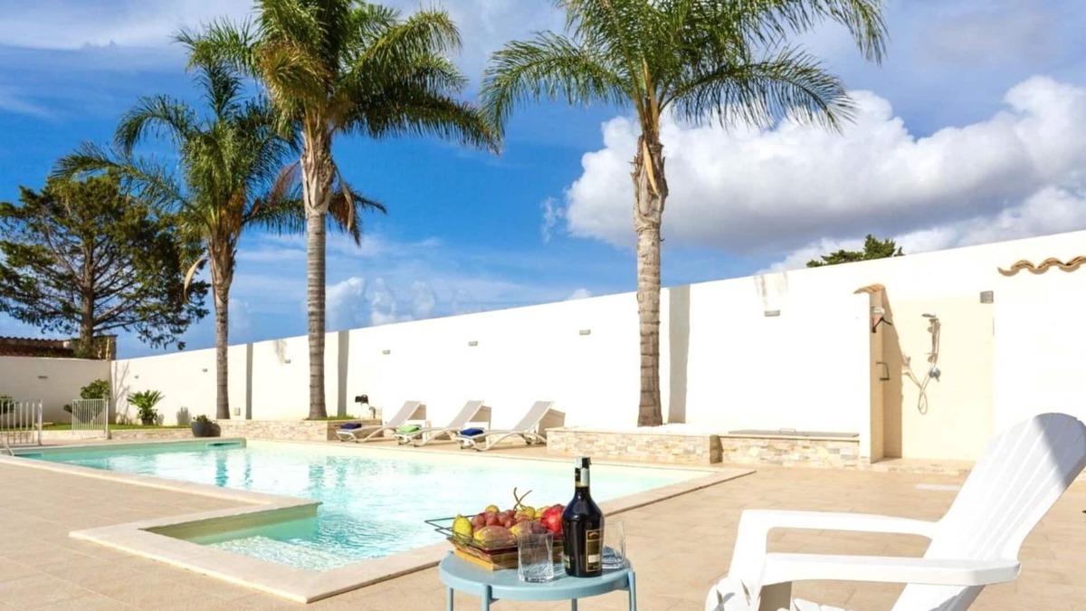 Partinico Villa | Stunning private villa for 8 people with private pool, WIFI, A/C, TV and parking