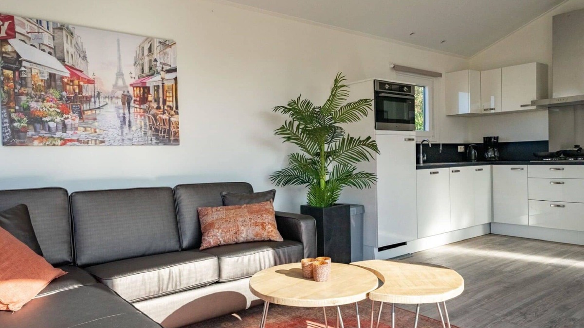 Linden House | Stunning private villa for 4 guests with WIFI, TV and terrace
