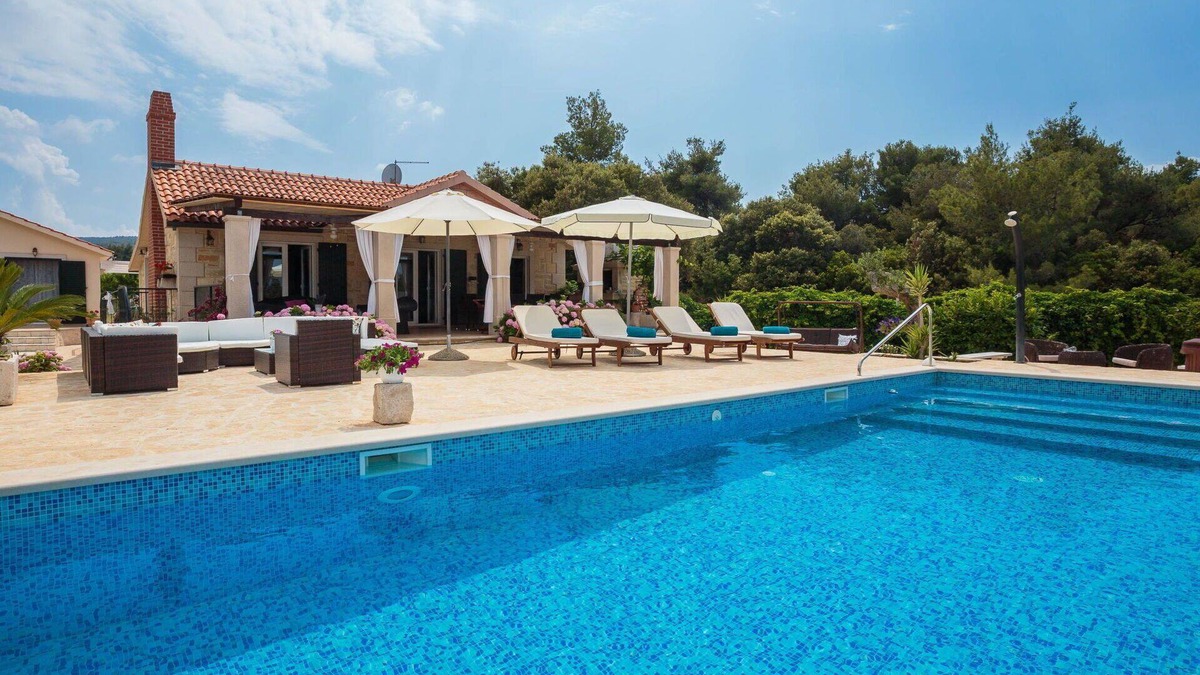 Milna (Brac) House | Stunning private villa for 10 guests with A/C, private pool, hot tub, WIFI, TV and terrace
