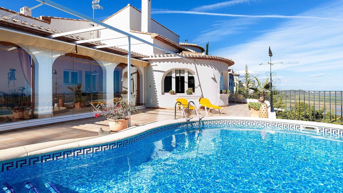 Monte Pego Villa | Stunning private villa for 10 people with WIFI, private pool, A/C, TV and terrace