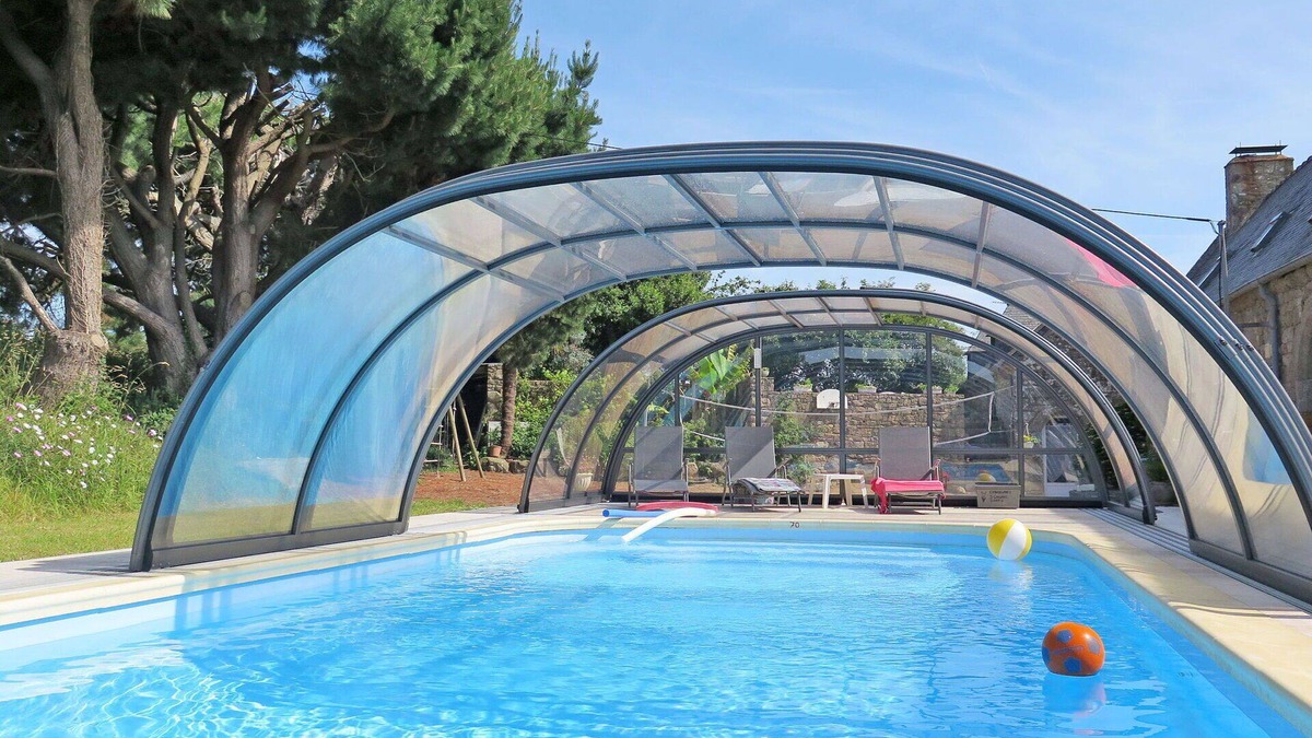 Ploumilliau House | Stunning private villa for 5 guests with WIFI, pool, TV and terrace