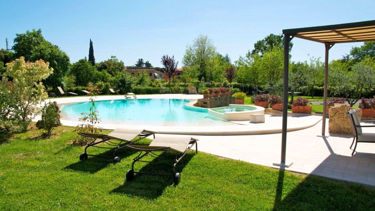Asciano Villa | Stunning private villa for 4 people with pool, A/C, WIFI, TV and terrace