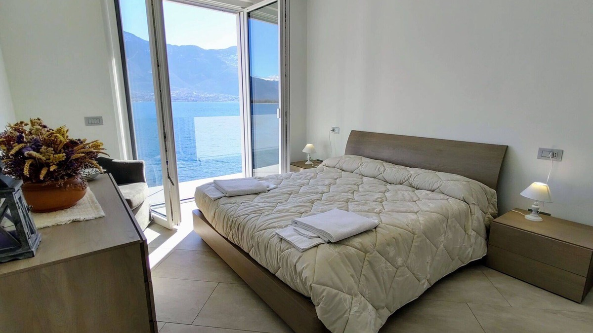 Trezzone House | Stunning private villa for 4 guests with WIFI, A/C, TV and terrace
