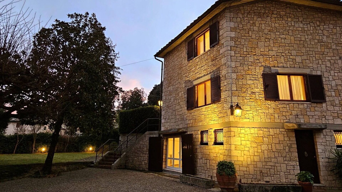 Cetona Villa | Stunning private villa for 7 people with WIFI, private pool, TV and veranda
