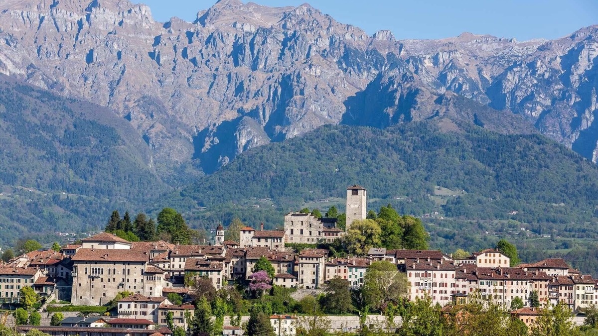 Feltre House | Stunning private villa for 4 people with WIFI, A/C and TV