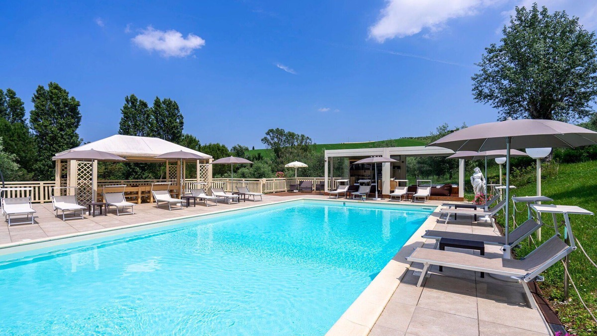 Dogana Villa | Stunning private villa with private pool, WIFI, A/C, hot tub, sauna, TV, patio and panoramic view