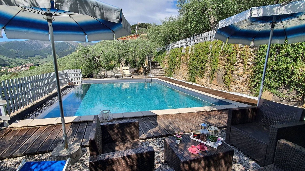 Buti Villa | Stunning private villa with WIFI, private pool, TV, terrace, pets allowed, panoramic view, parking