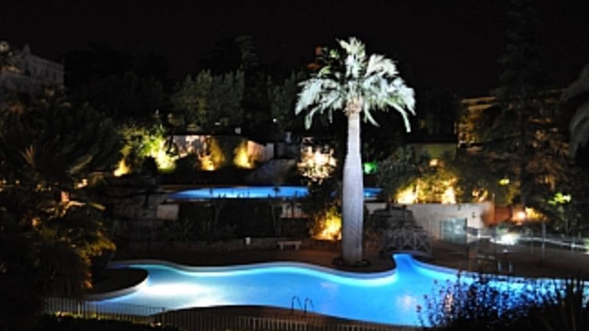 California - Pezou Apartment | Stunning Property in Secure Residence with Pool and Parking