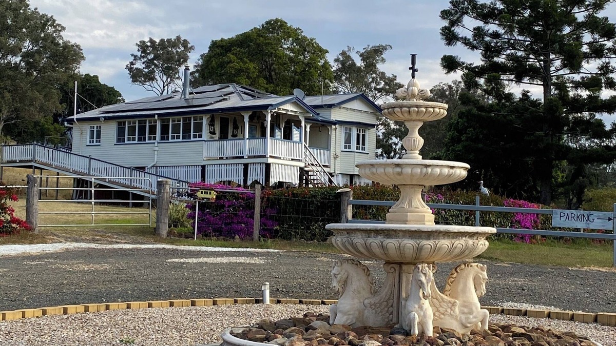Maroon Other | Stunning Queenslander on shire horse farm