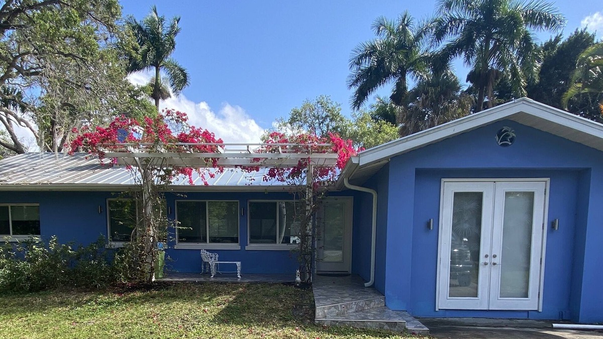Fort Myers House | STUNNING RIVERFRONT HOME-NEW RENOVATION, CUSTOM INTERIOR, PEACEFUL OUTDOOR OASIS