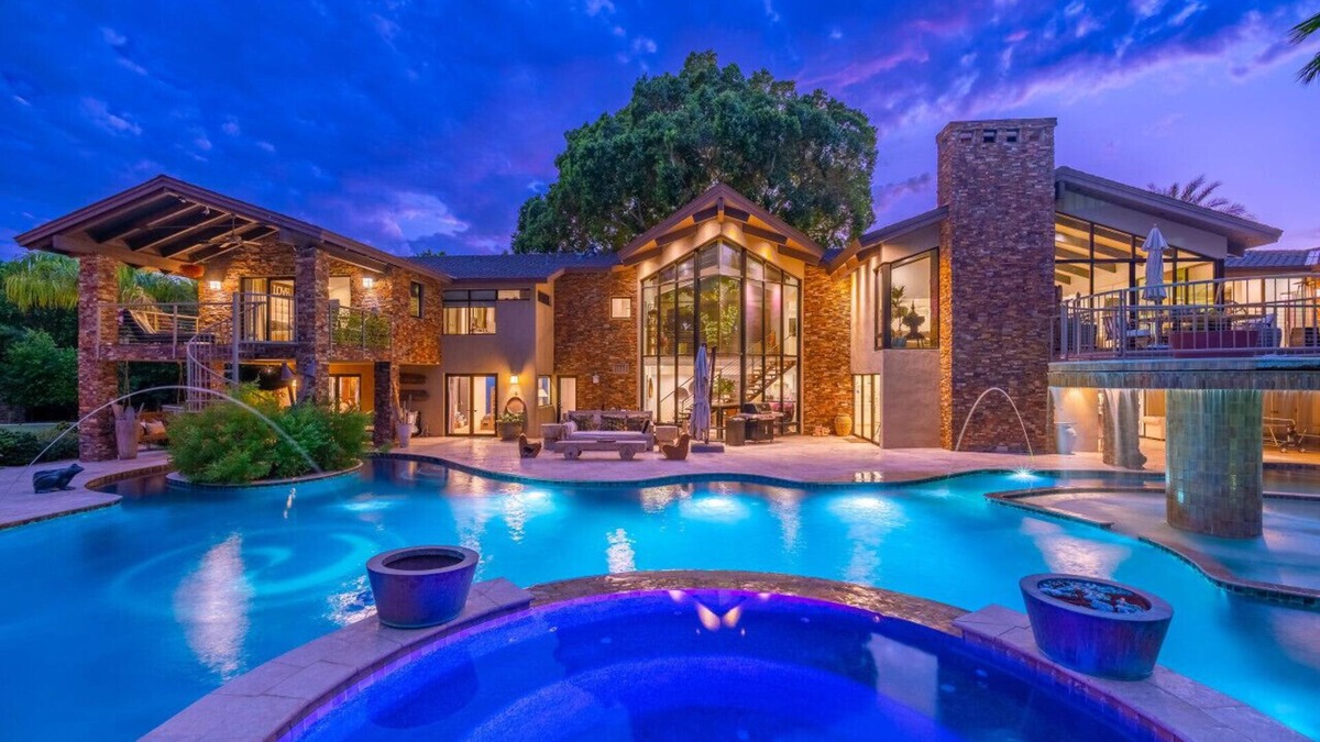 Camelback East Villa | STUNNING SCOTTSDALE MANSION ON CAMELBACK MOUNTAIN+LAZY RIVER+PUTT PUTT +SPORTCOURT+FIREPIT