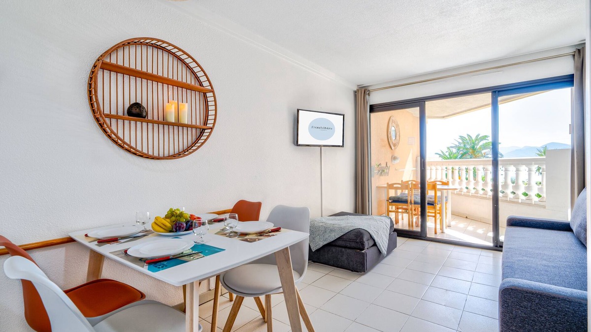 Cannes La Bocca Apartment | Stunning Sea View with Terrasse in Cannes!