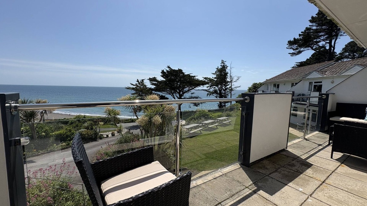 Seaton Apartment | Stunning Sea Views from this Spacious 2 Bedroom Apartment