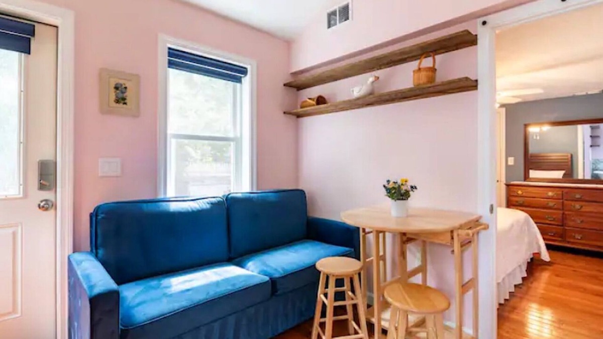 Manomet House | Stunning seaside studio, walk to beach, romantic getaway for 2