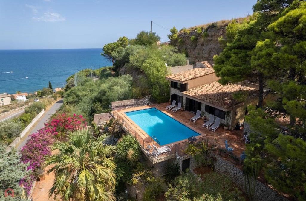 Torre Colonna-sperone Villa | Stunning seaview villa