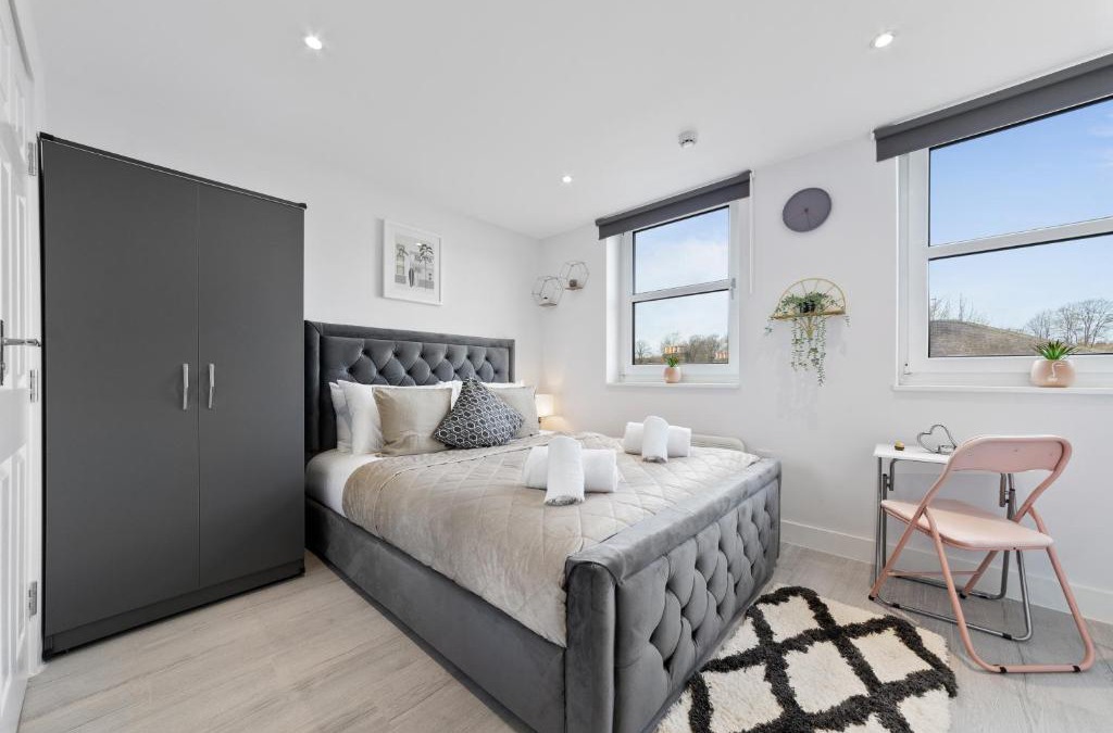 Penge Apartment | Stunning Serviced Room Crystal Palace London SE20