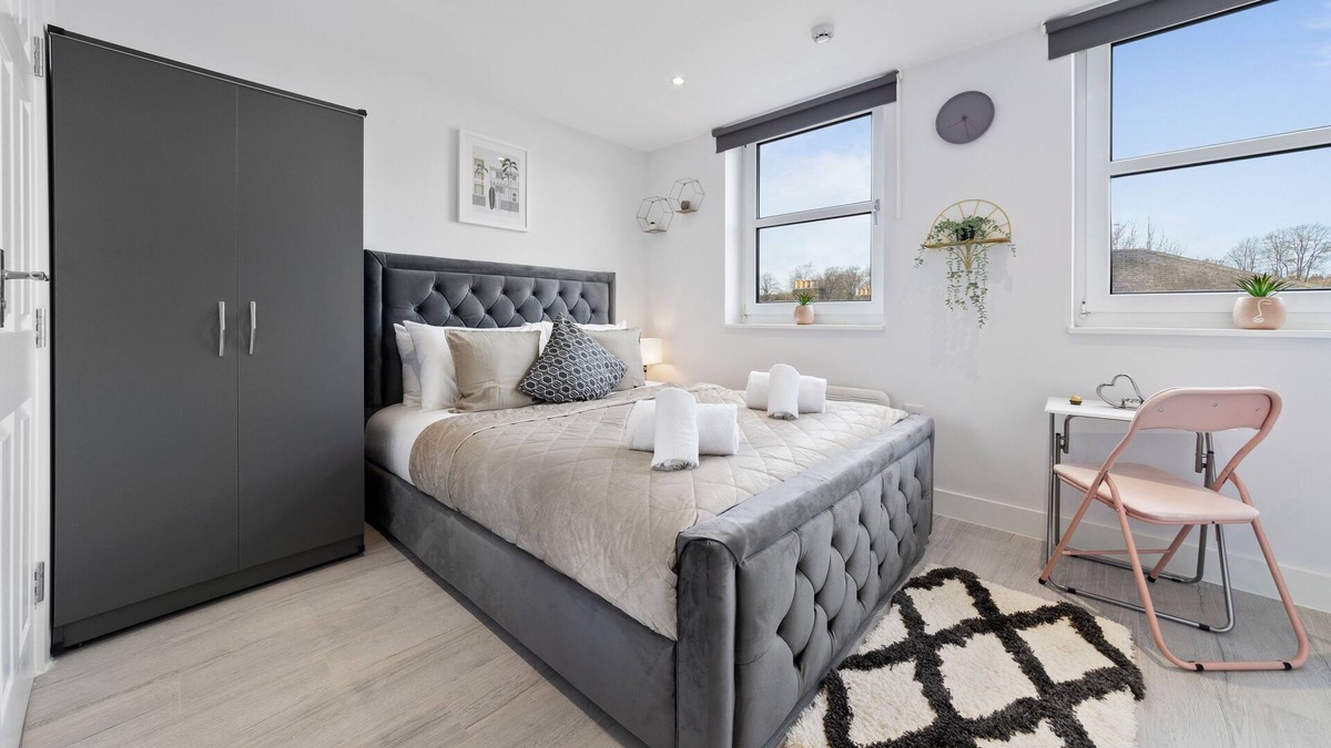 Penge Apartment | Stunning Serviced Room Crystal Palace London SE20