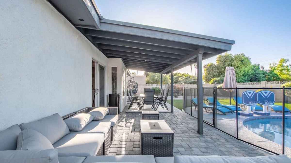 Raskin Estates House | Stunning Sharon | Pool & Kosher Friendly