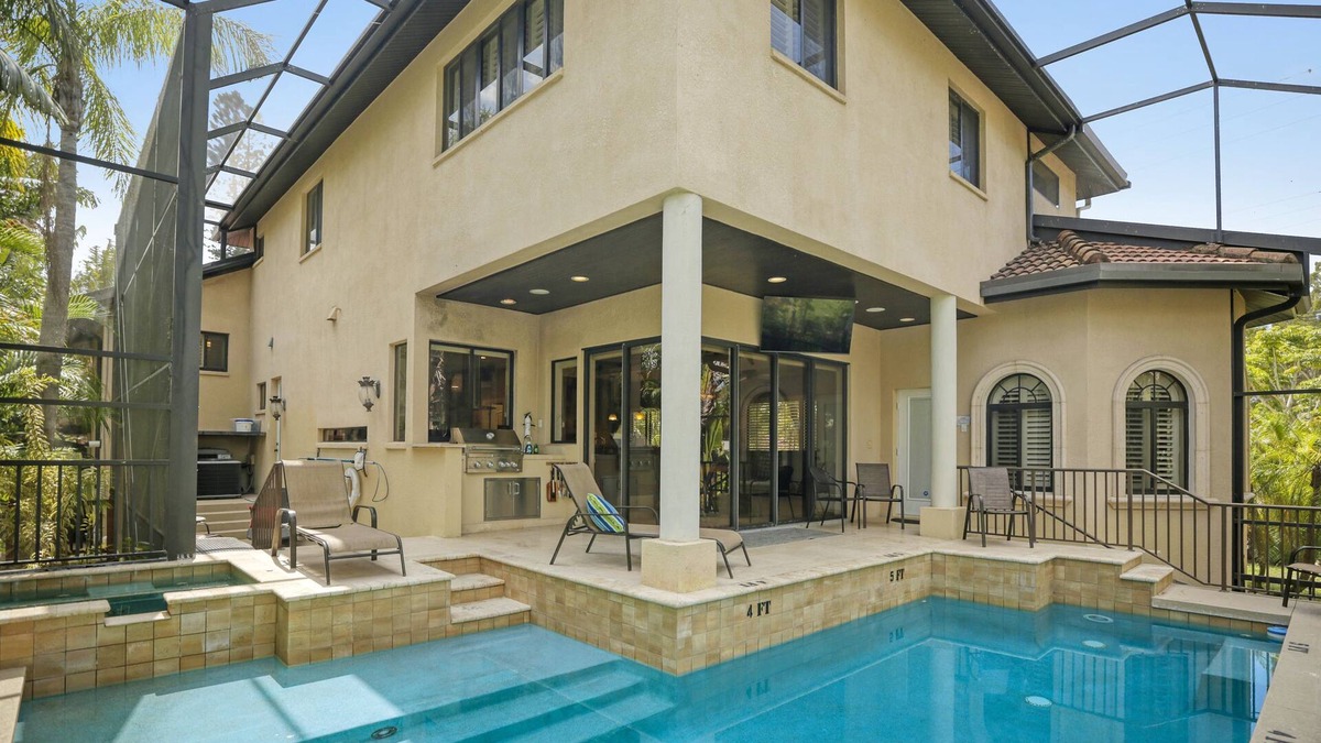 Bay Isle House | Stunning Siesta Key, . , Walk to Shell Beach, HEATED POOL - Discounts