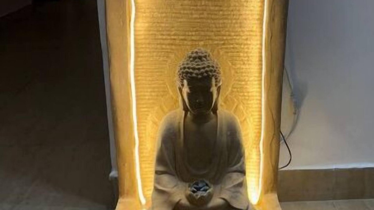 Noida Apartment | Stunning Spacious 3 Bedroom apartment Garden View