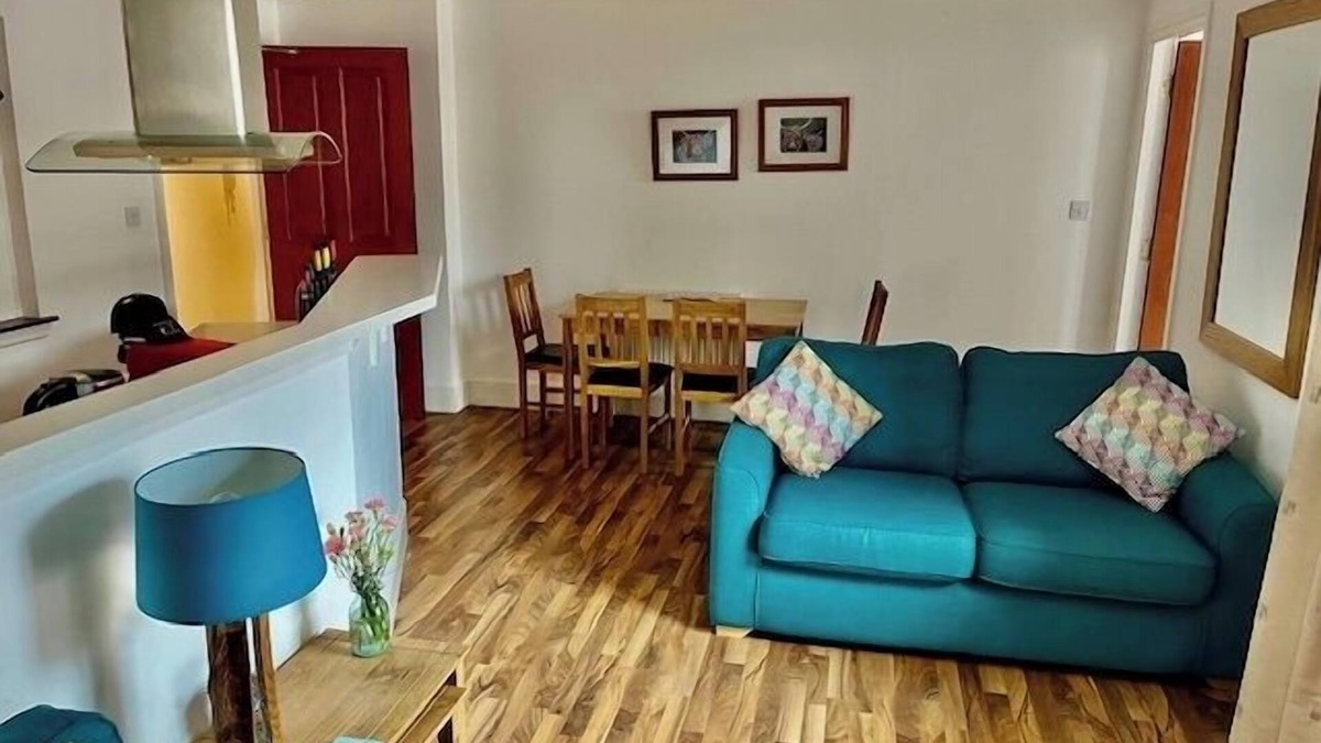 Inverness City Centre Apartment | Stunning spacious Apartment on River Ness