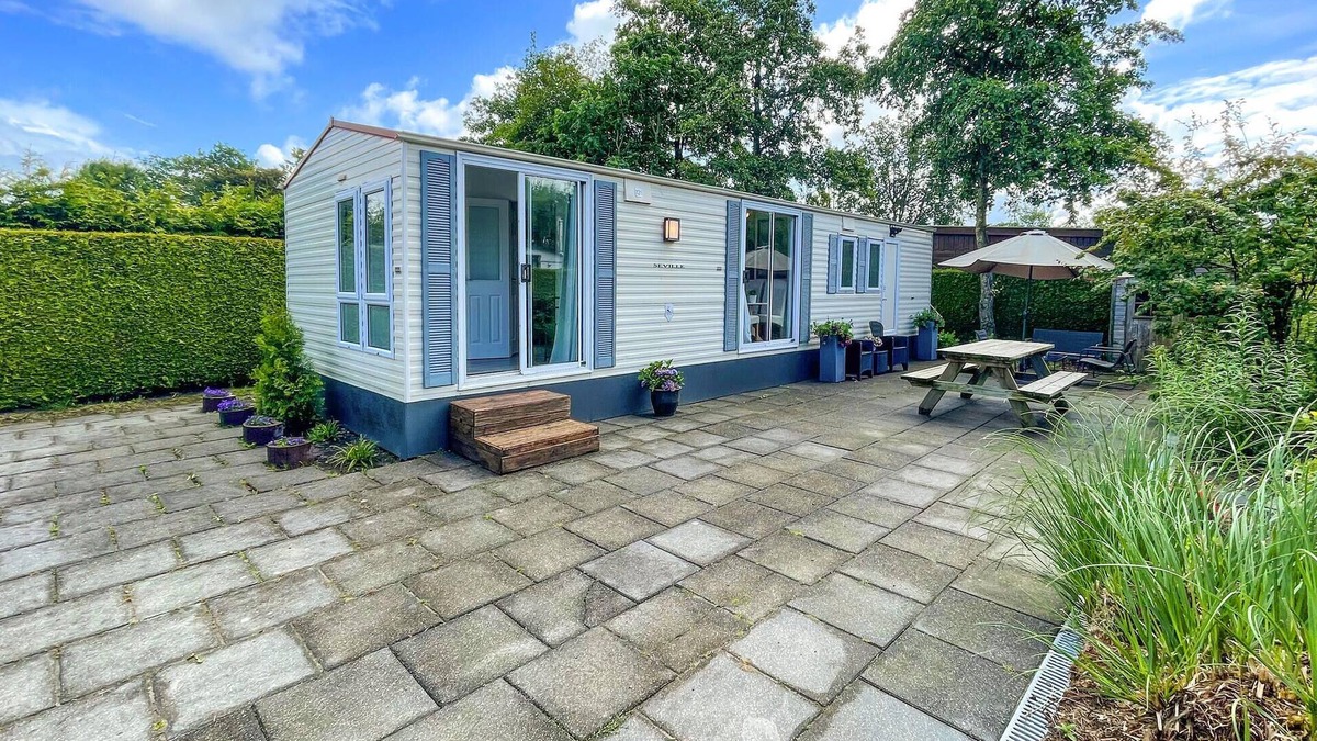 Tzummarum House | Stunning (sta)caravan in Tzummarum