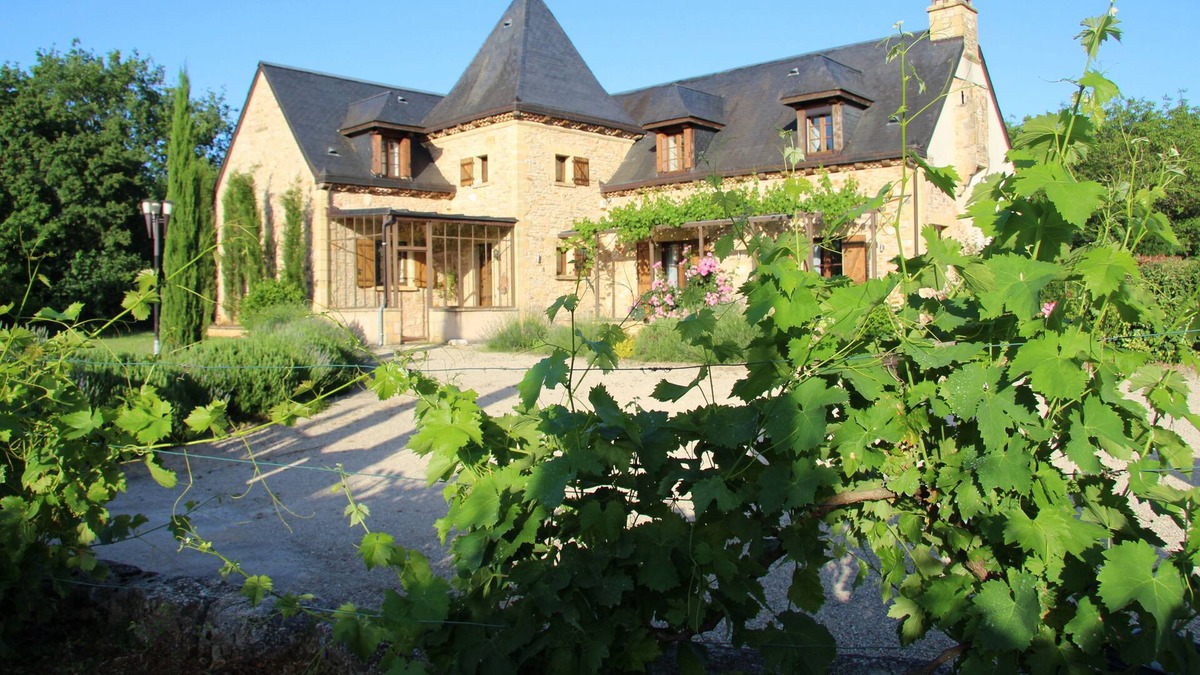 La Cassagne Villa | STUNNING STONE BUILT FAMILY FRIENDLY VILLA WITH SALT WATER HEATED POOL AND MORE!
