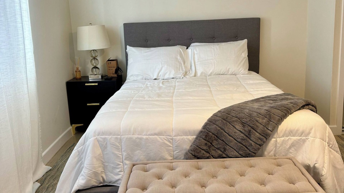 Valley Village Apartment | Stunning Studio located in the alluring Valley near major attractions!