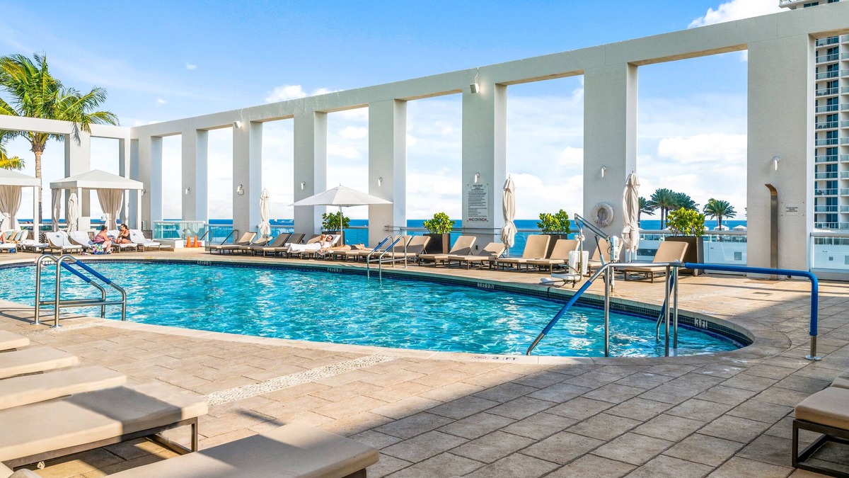Barrier Island Apartment | Stunning Studio at 5Star Hotel @ Fort Lauderdale Beach