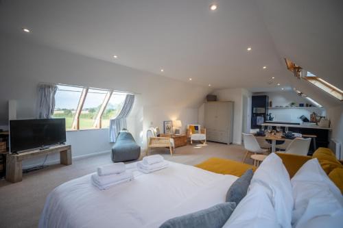 Bartestree Apartment | Stunning Studio with Countryside Views & Parking