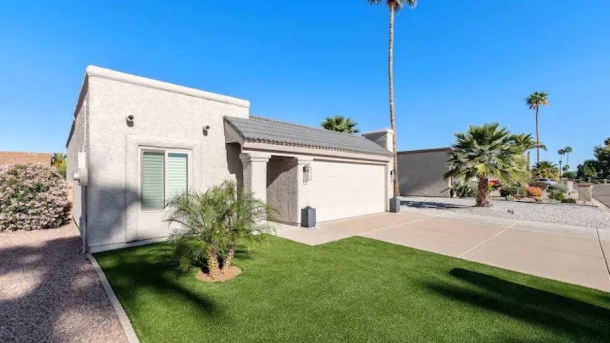 Cottonwood House | Stunning Sun Lakes Vacation Home with Golf Cart